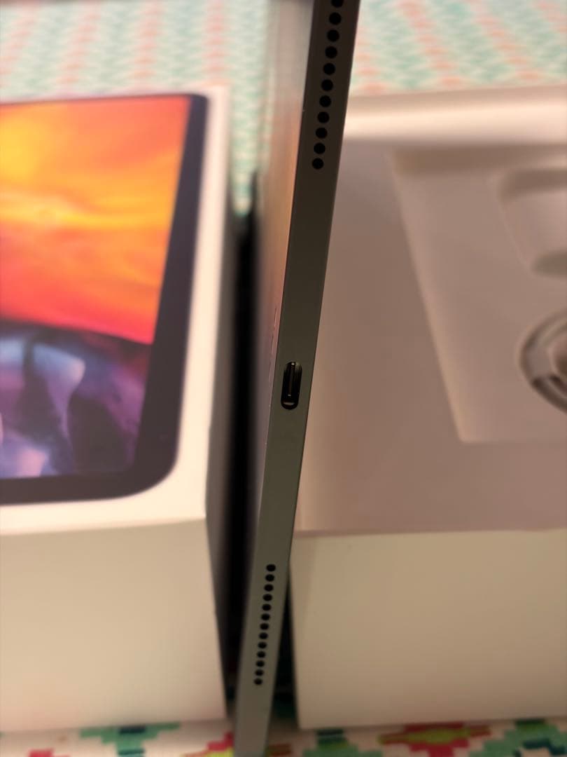 【極美品】iPad Pro 11インチ(第２世代) 256GB WiFiモデル