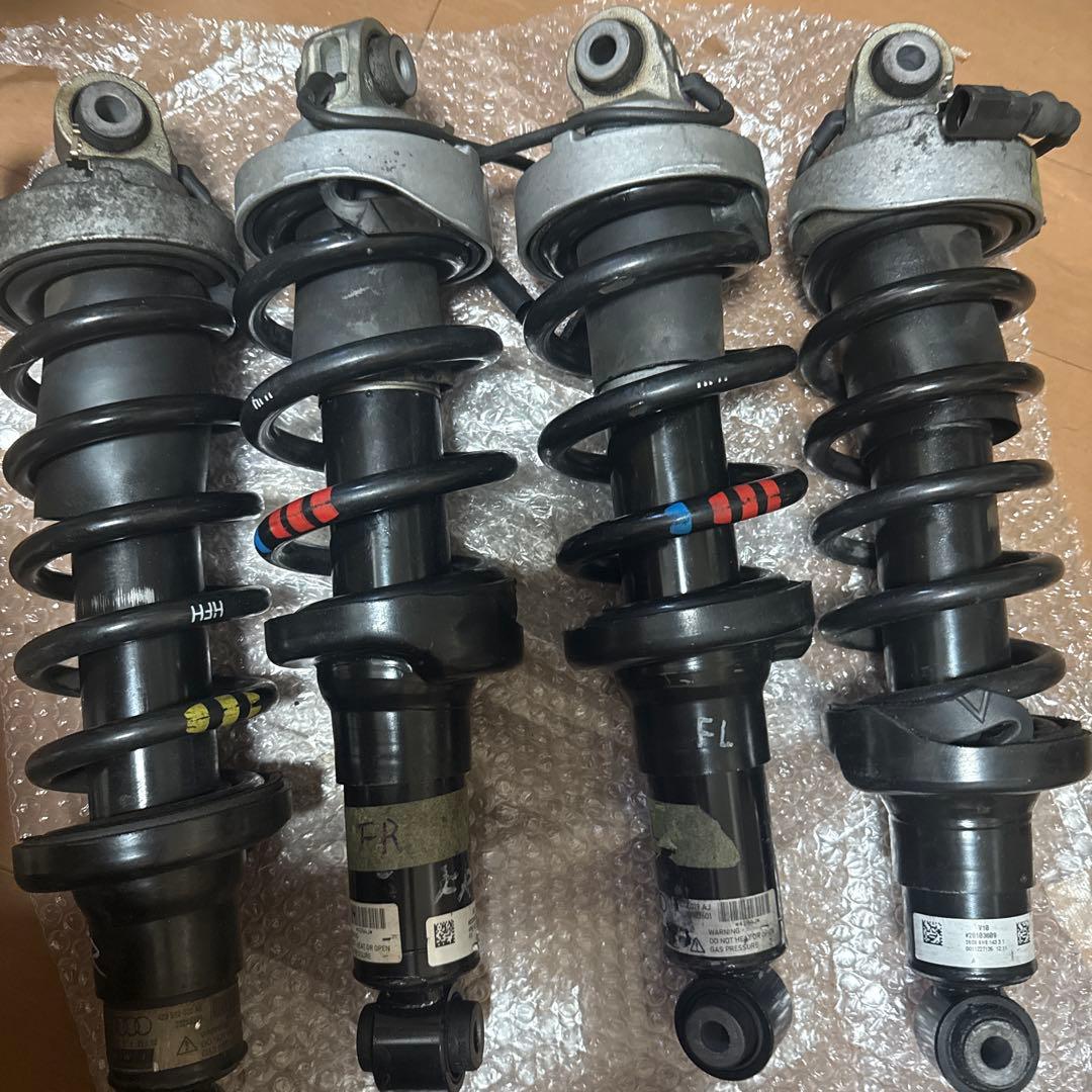 タ*ツ様 アウディR8 純正サスペンション　一台分