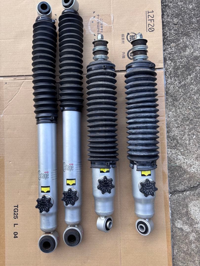 ハイエース 200系2WD ディーゼル　KYB ショック 玄武 トーションバー