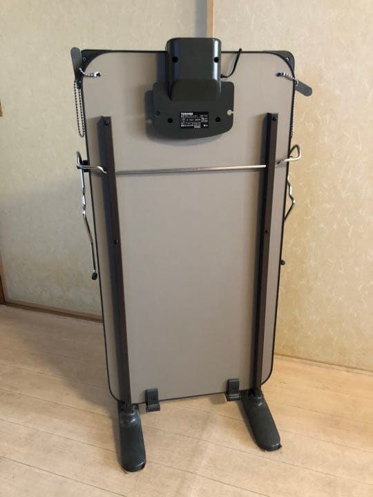 東芝 TOSHIBA ズボンプレッサー アイロン（送料込み）