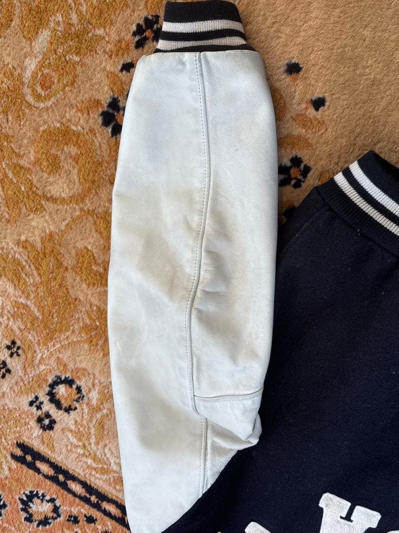 Schott スタジャン