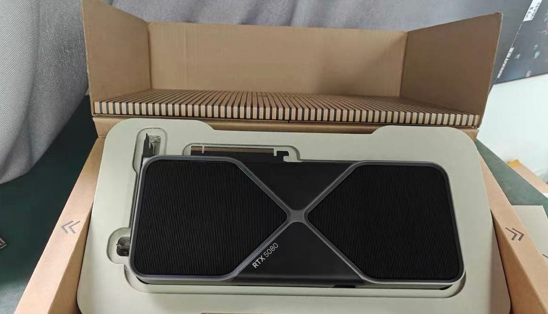「未使用品」RTX5080 Founders Edition