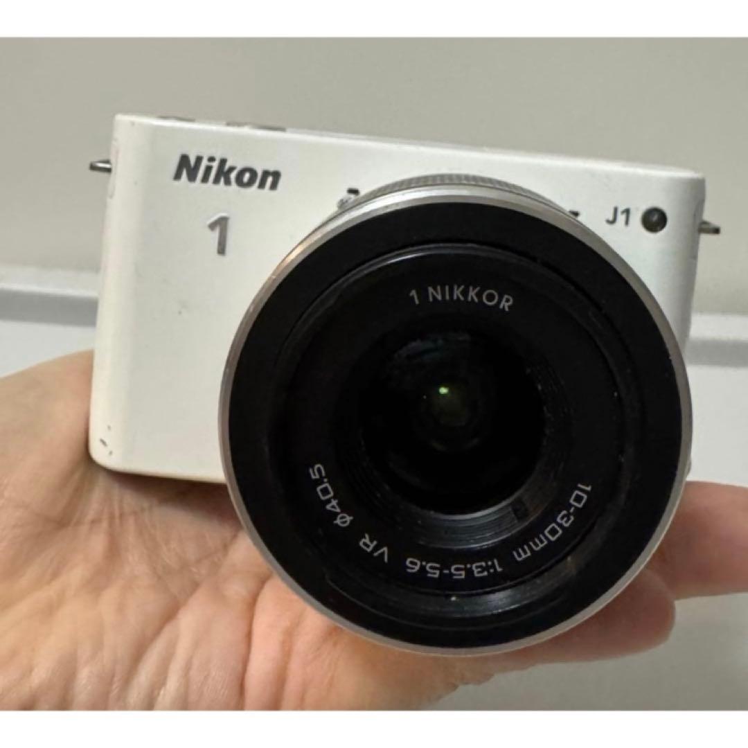 ⭐︎Nikon 1 J1 ホワイト1 NIKKOR 10-30mm⭐︎通電確認済み
