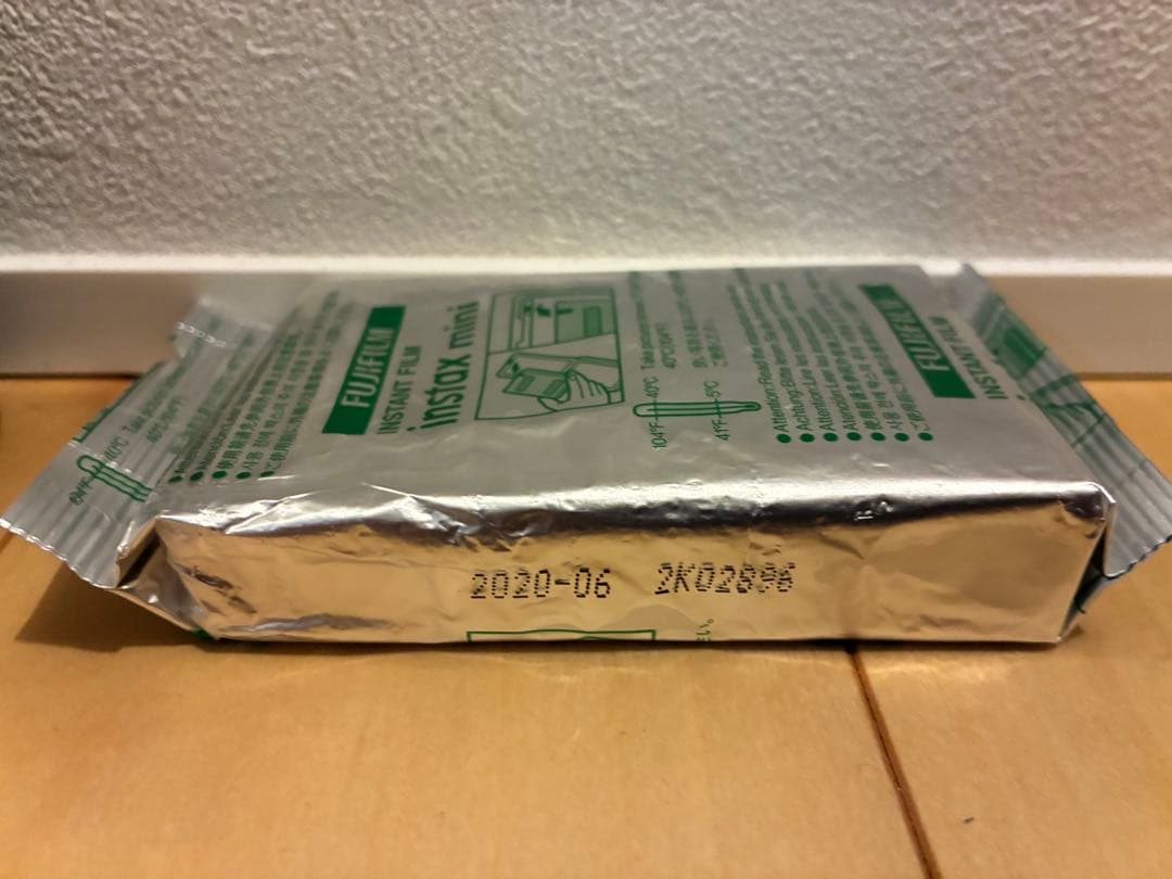 チェキ　instax mini 70 動作確認済　電池新品フィルム付　すぐ使える