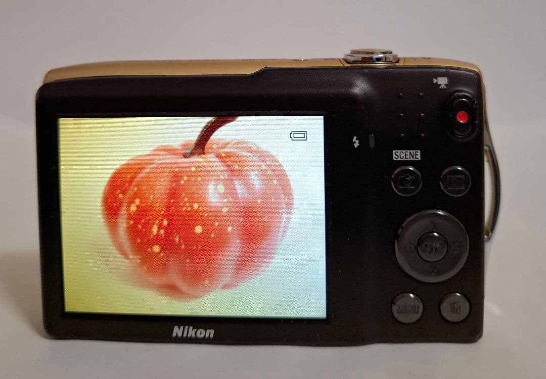 [美品] ニコン NIKON COOLPIX S3300デジタルカメラ