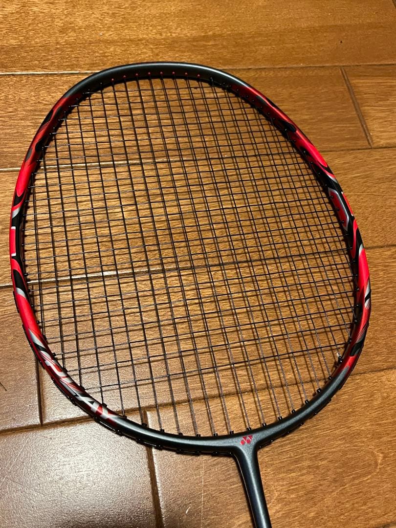 ARC SABER 11 PLAY バドミントンラケット(国内未発売品)