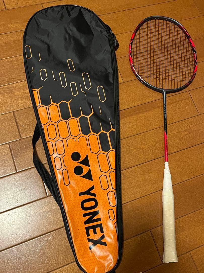 ARC SABER 11 PLAY バドミントンラケット(国内未発売品)