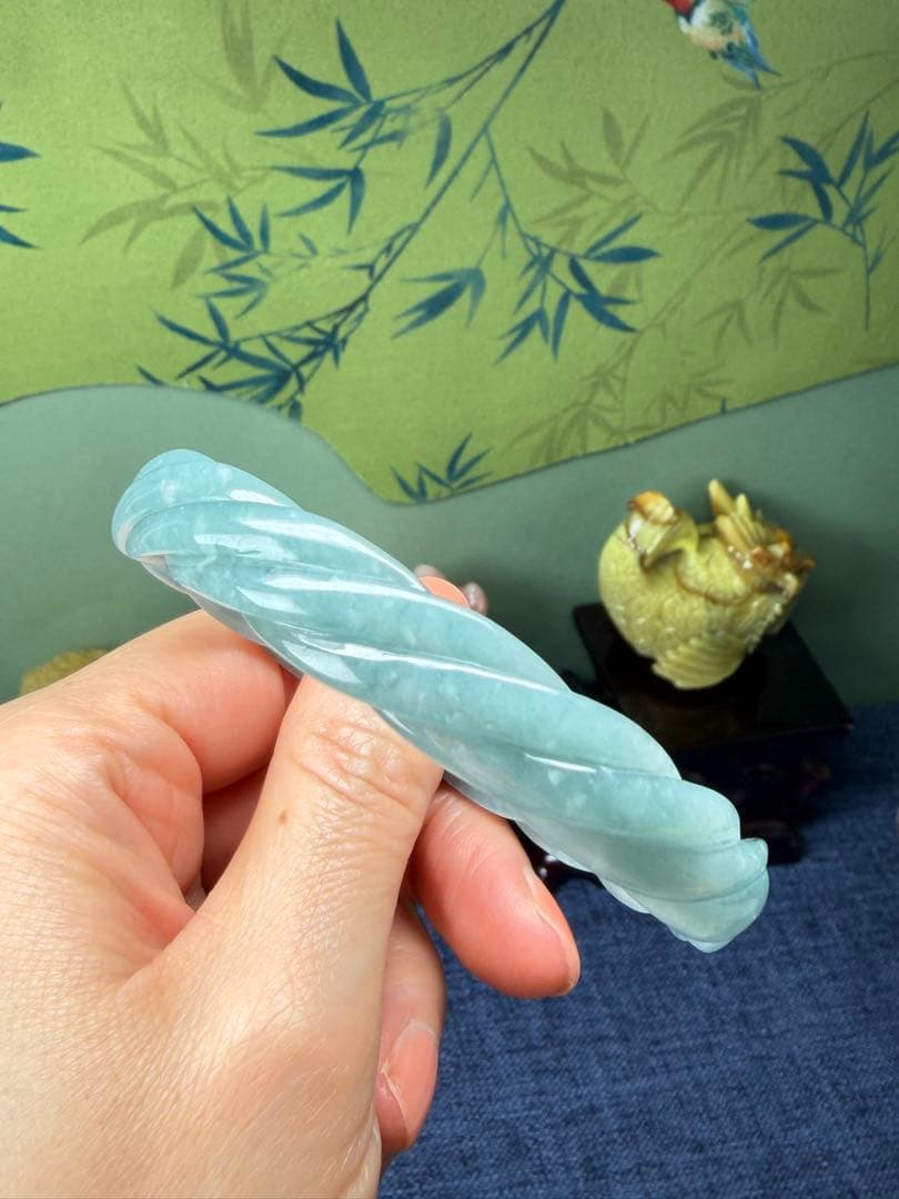 新入荷⭐️天然本翡翠　個性的、氷藍水原色ブルーネジ式バングル　鑑定書付き