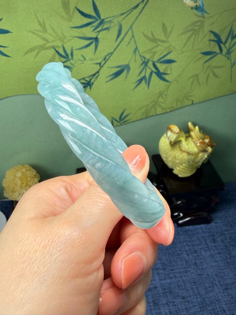 新入荷⭐️天然本翡翠　個性的、氷藍水原色ブルーネジ式バングル　鑑定書付き