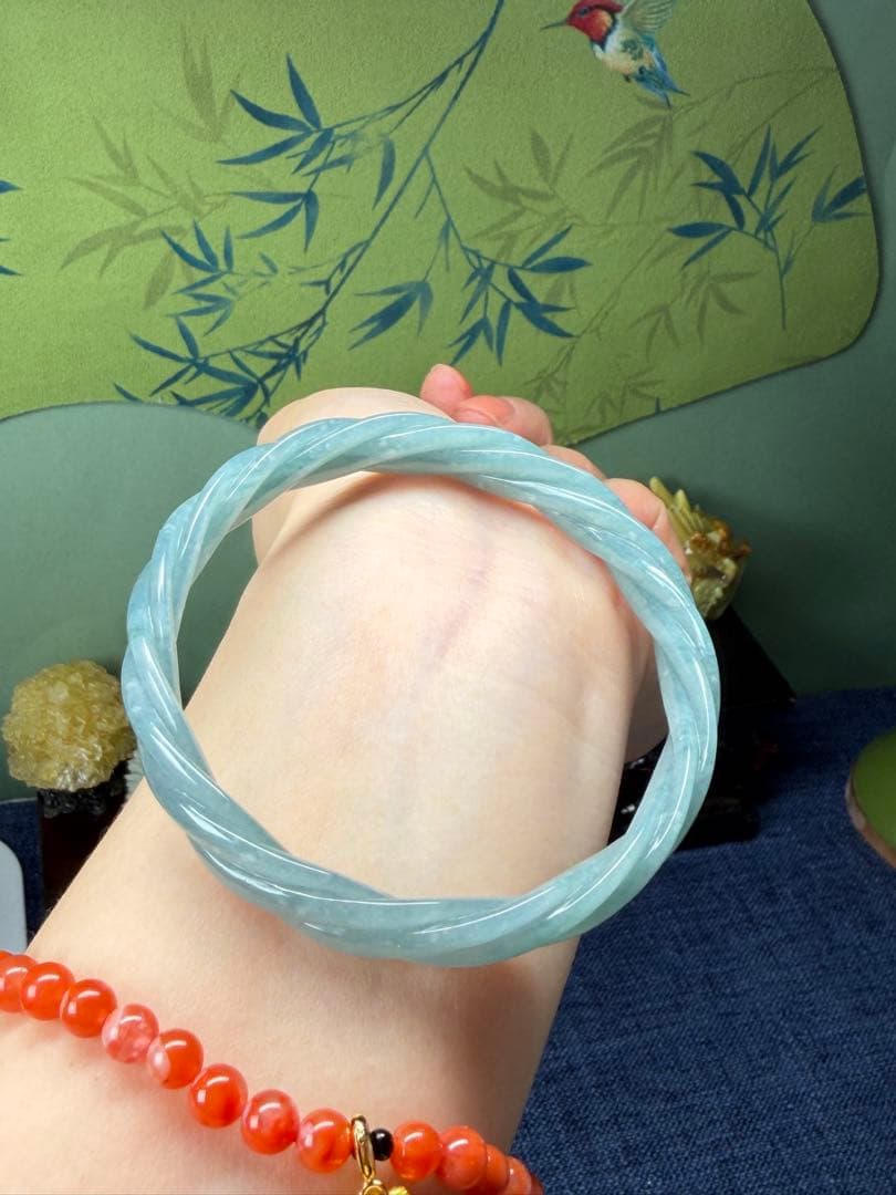 新入荷⭐️天然本翡翠　個性的、氷藍水原色ブルーネジ式バングル　鑑定書付き