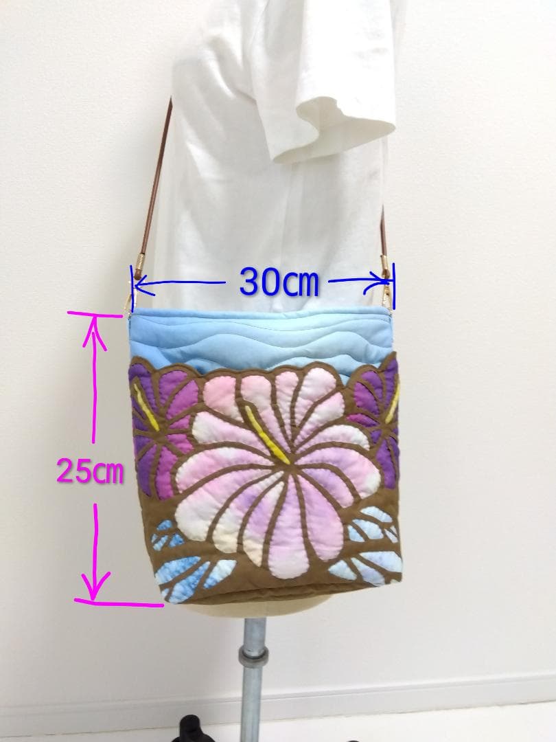ハワイアンキルト　ハンドメイド　ハイビスカスショルダーバッグ