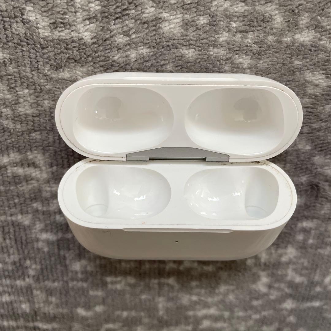 Apple AirPods Pro 2 USB-C充電【右耳ジャンク】