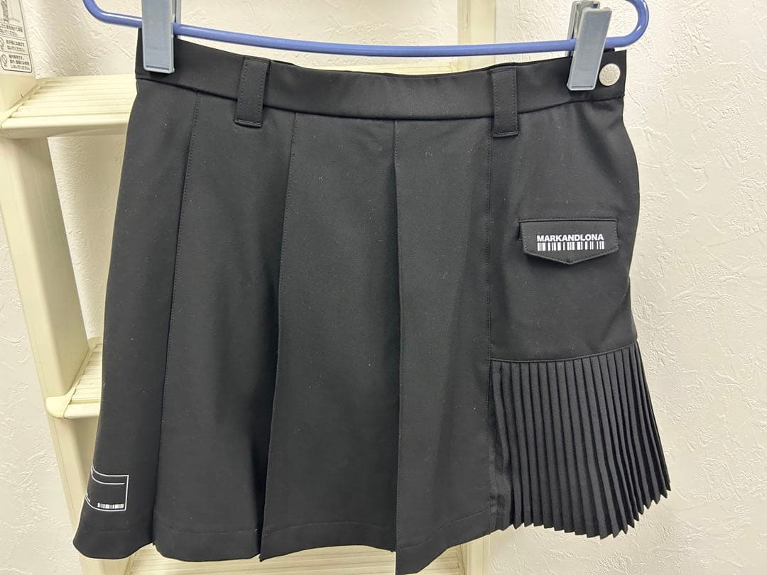 MARKANDLONA 黒 プリーツスカートパンツ ゴルフ