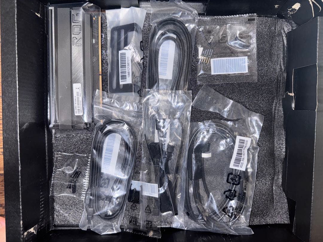 その他 Z890 Extreme + Ultra7 265k + Rog Ryuo IV