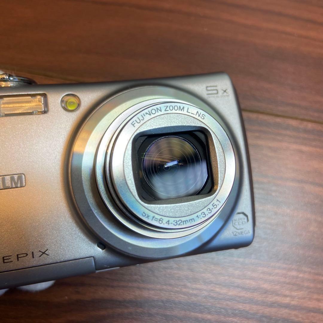 FUJIFILM FinePix F100fd デジカメ ほぼ新品 4073