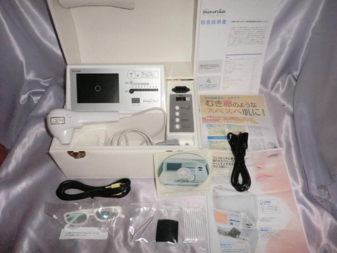 美品★☆たかの友梨★60倍レンズCCD搭載レーザー脱毛・美顔器☆【５２万円】