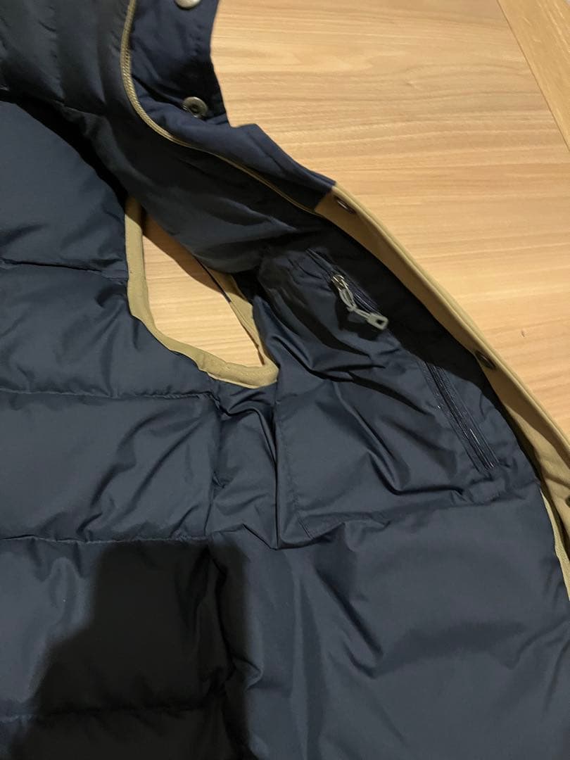 Patagonia ダウンベスト ネイビー/カーキ