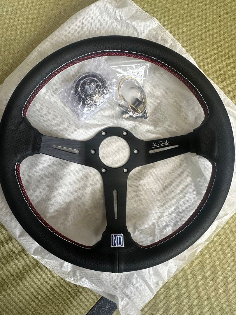 e*様 ナルディ レザーステアリング　直径350㎜