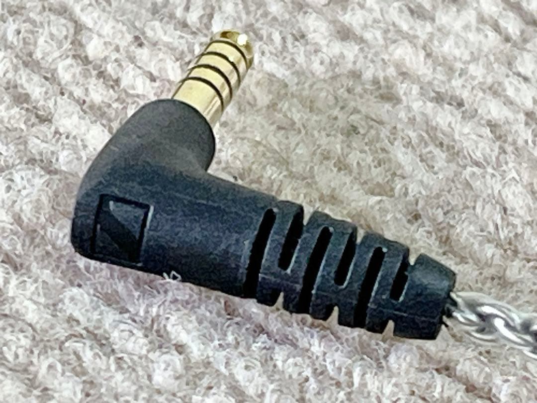 イヤホン MMCX BRAIDED CABLE 4.4MM PLUG 700260