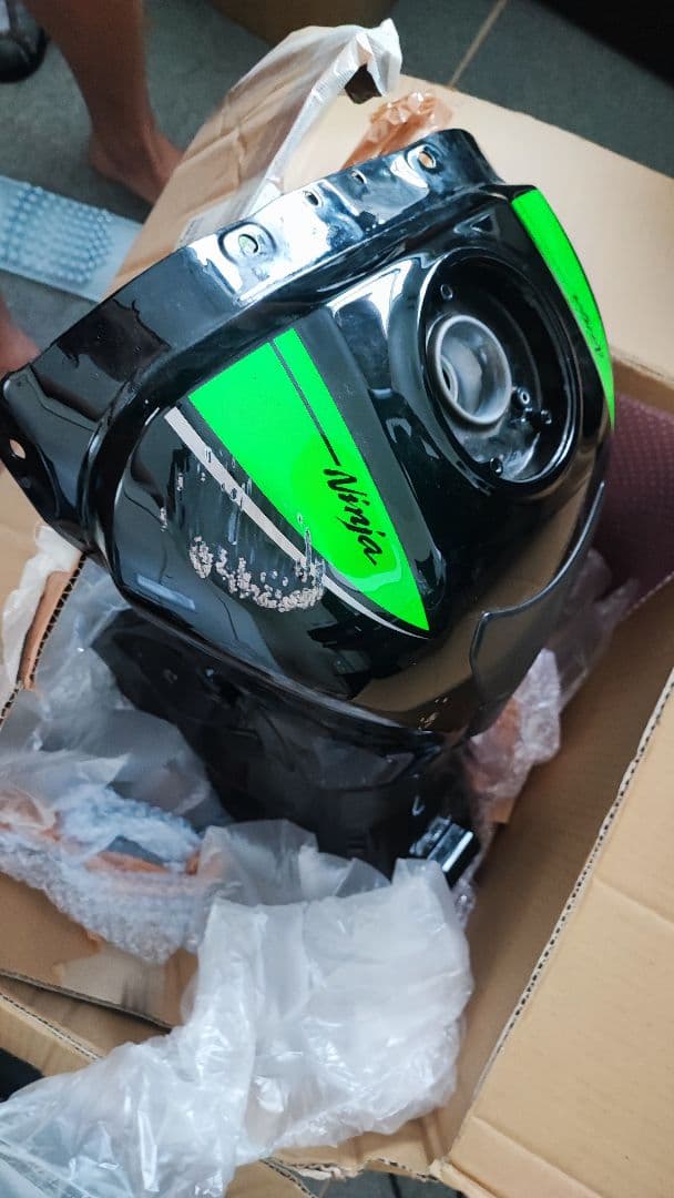 【ジャンク】zx10r 2017年モデル タンク