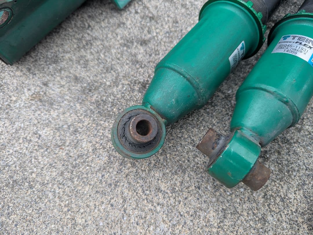 プリウスα テイン ストリートフレックス 車高調 street flex