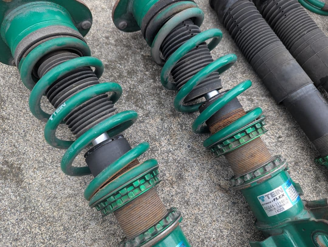 プリウスα テイン ストリートフレックス 車高調 street flex