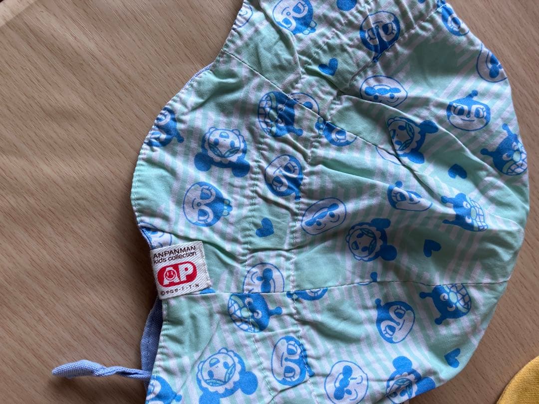 アンパンマン キッズ服　90 100 アウター　ズボン　帽子