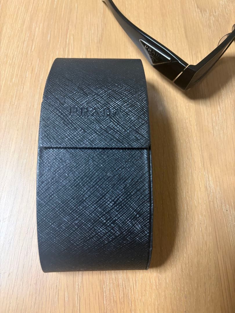 PRADA トライアングルロゴ入り サングラス PRO9ZS プラダ