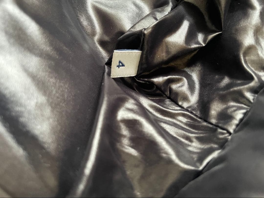 MONCLER モンクレール　MONTCLA モンクラー　　　黒サイズ4