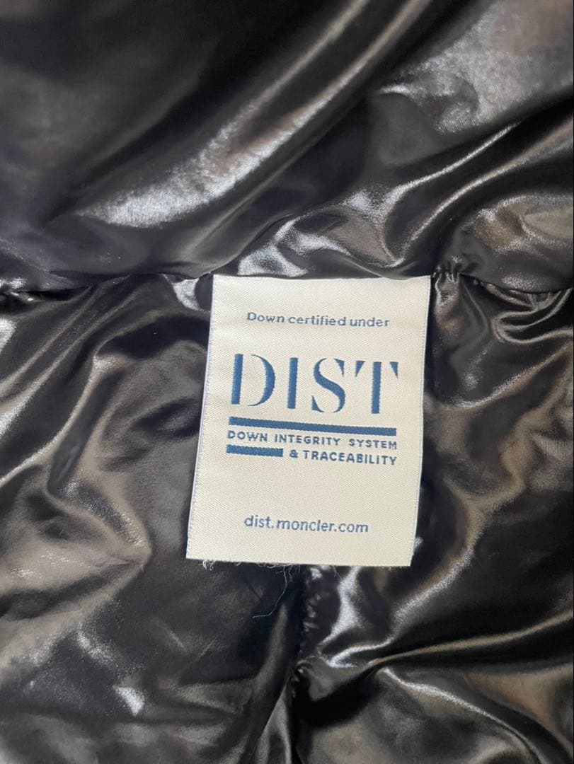 MONCLER モンクレール　MONTCLA モンクラー　　　黒サイズ4