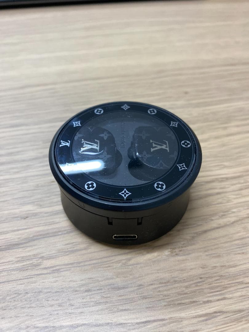 LOUIS VUTTONのホライゾンワイアレスイヤホン