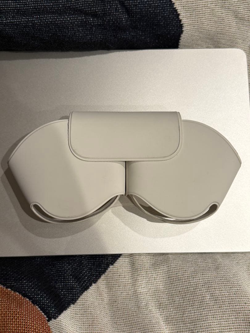 AirPods Max スターライト