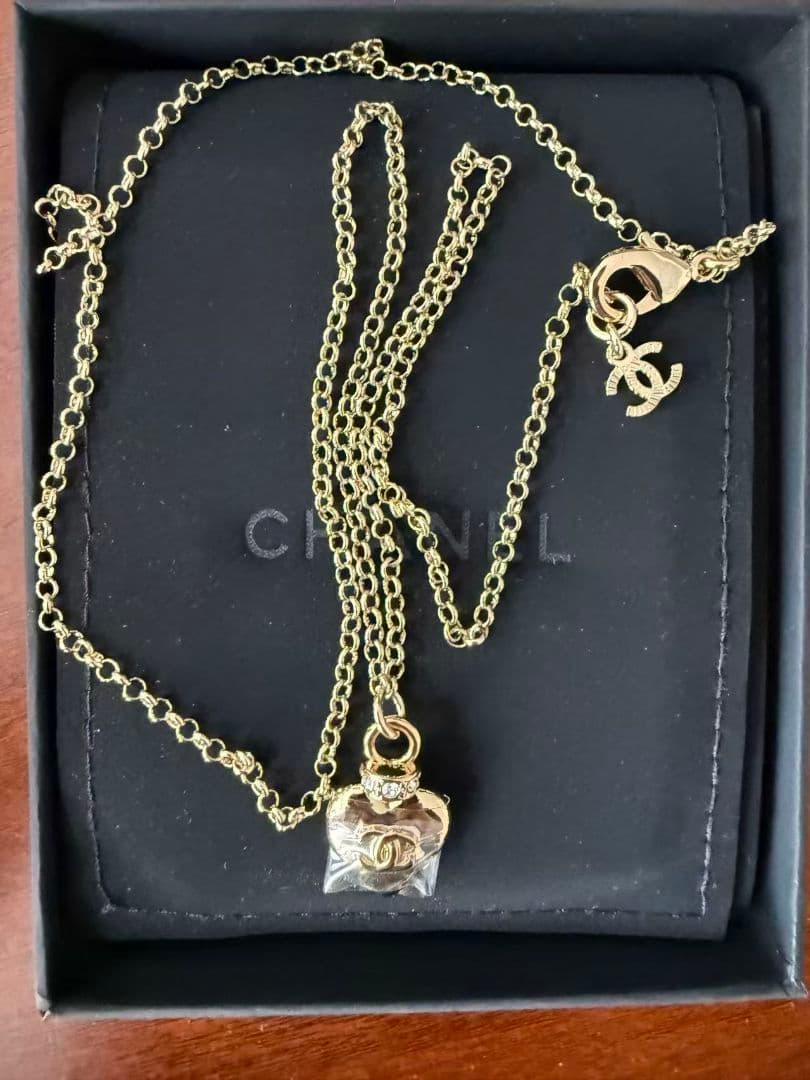 CHANEL ゴールド ハート型ネックレス 新品同様