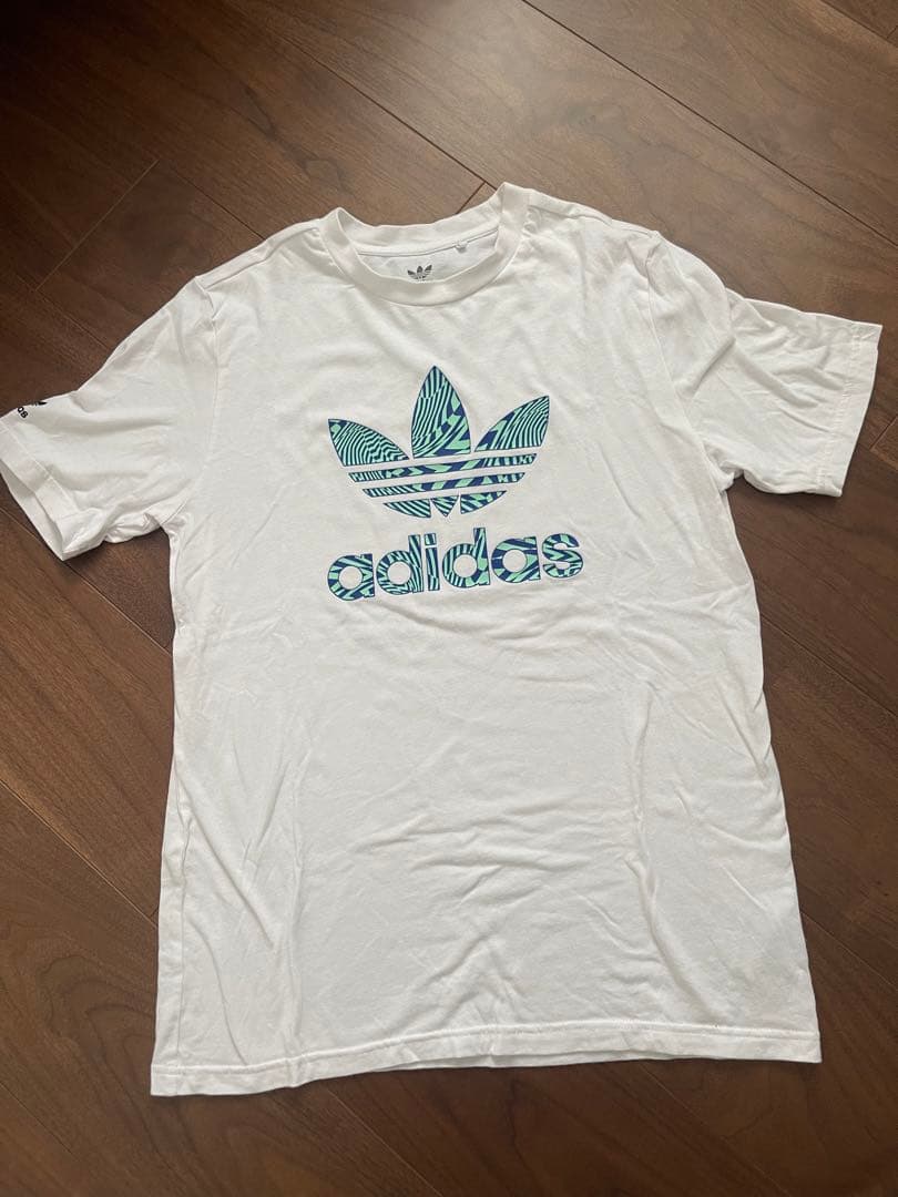 adidas アディダス半袖Tシャツ 　160キッズ