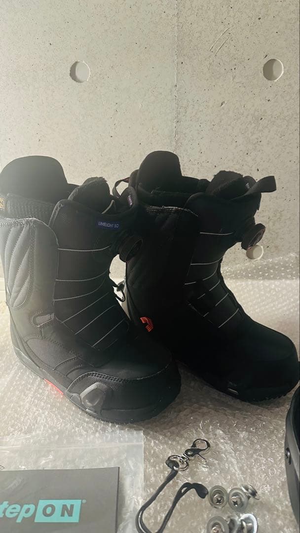 Burton 装着簡単 ブーツとビンディングのセット レディース Step-On