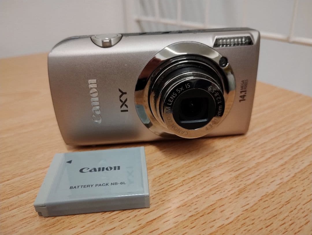 CANON キャノン IXY 10S コンパクトデジタルカメラ　ジャンク品