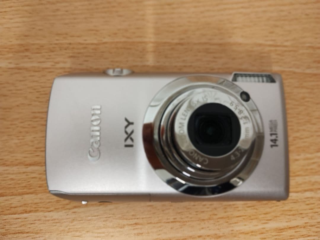 CANON キャノン IXY 10S コンパクトデジタルカメラ　ジャンク品