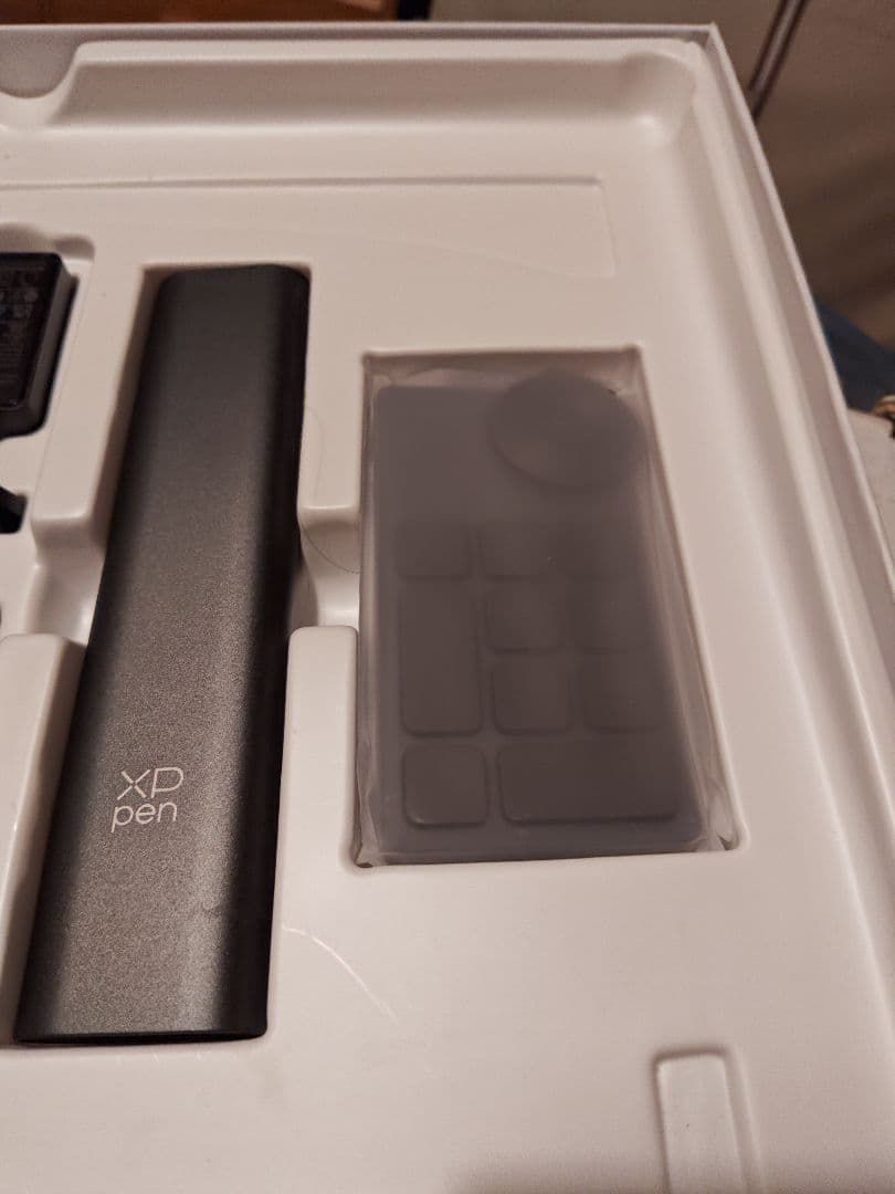 XP-Pen Artist Pro 16 Gen 2　角度調整のスタンド付き