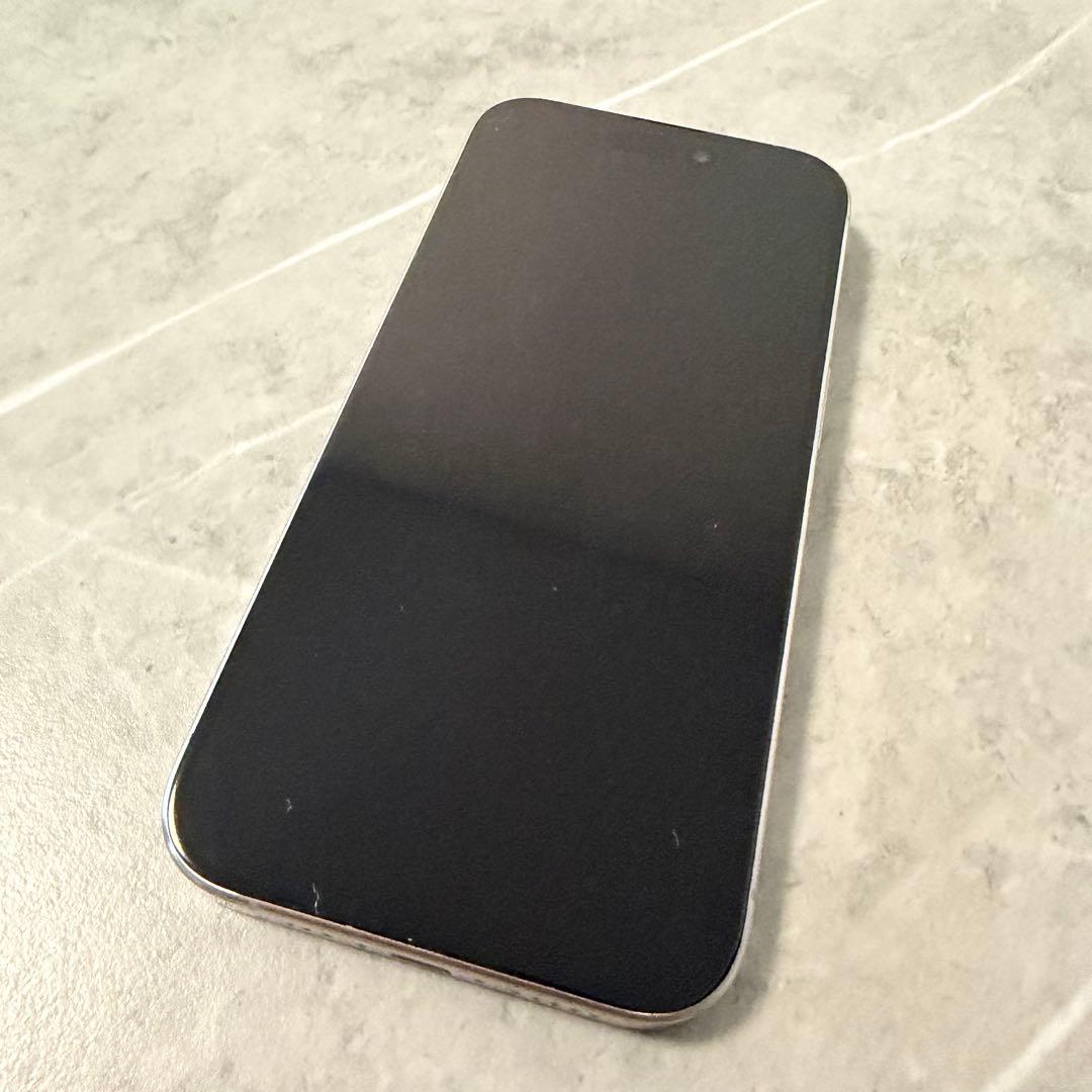 アメリカ版　Apple iPhone 15 Pro 本体　ナチュラルチタニウム