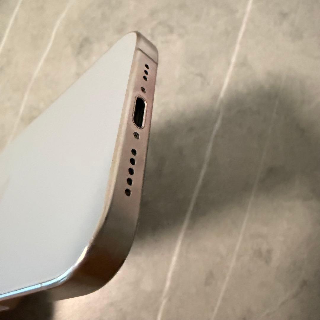 アメリカ版　Apple iPhone 15 Pro 本体　ナチュラルチタニウム