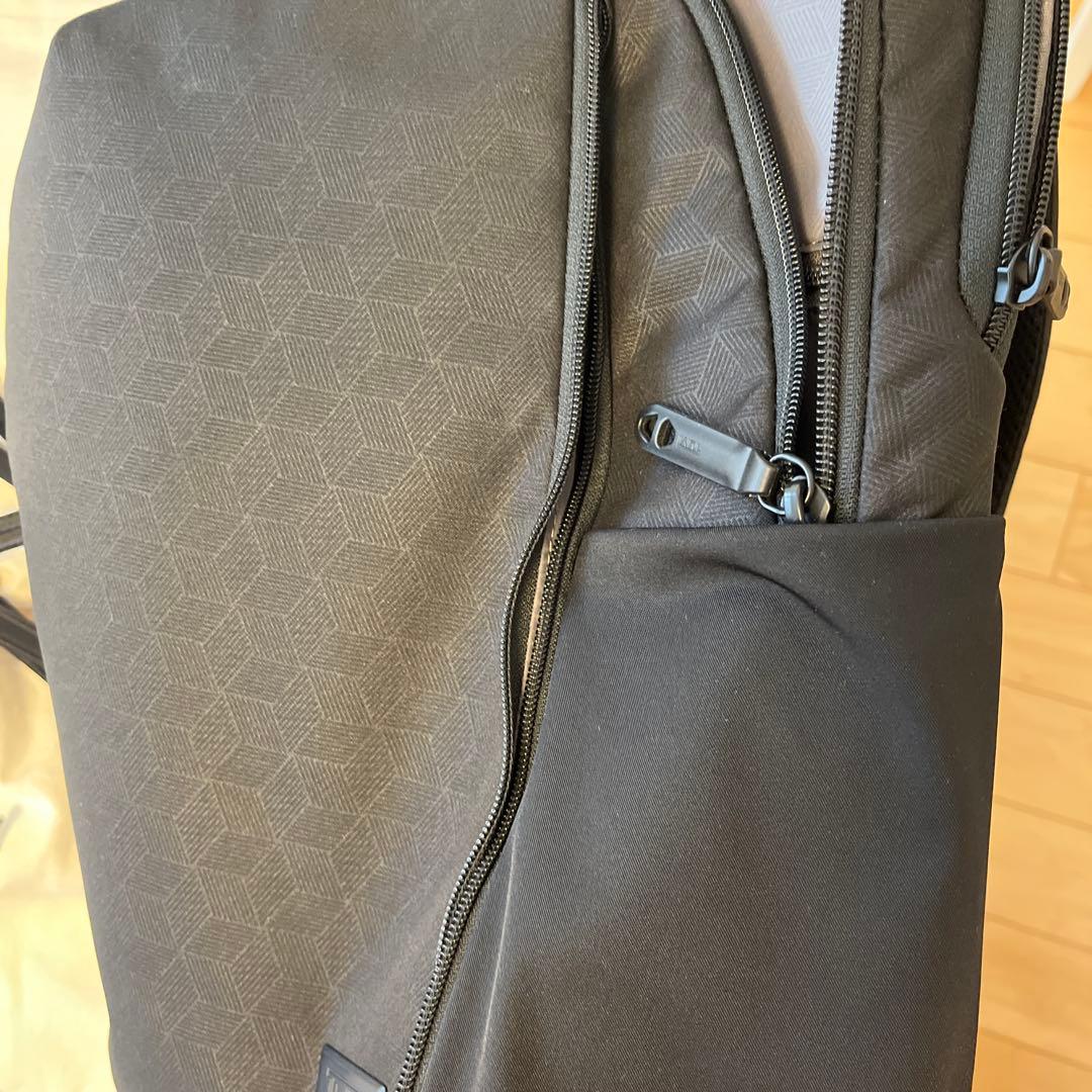 TUMI トゥミ　レディース　PC対応　ビジネス仕様リュック