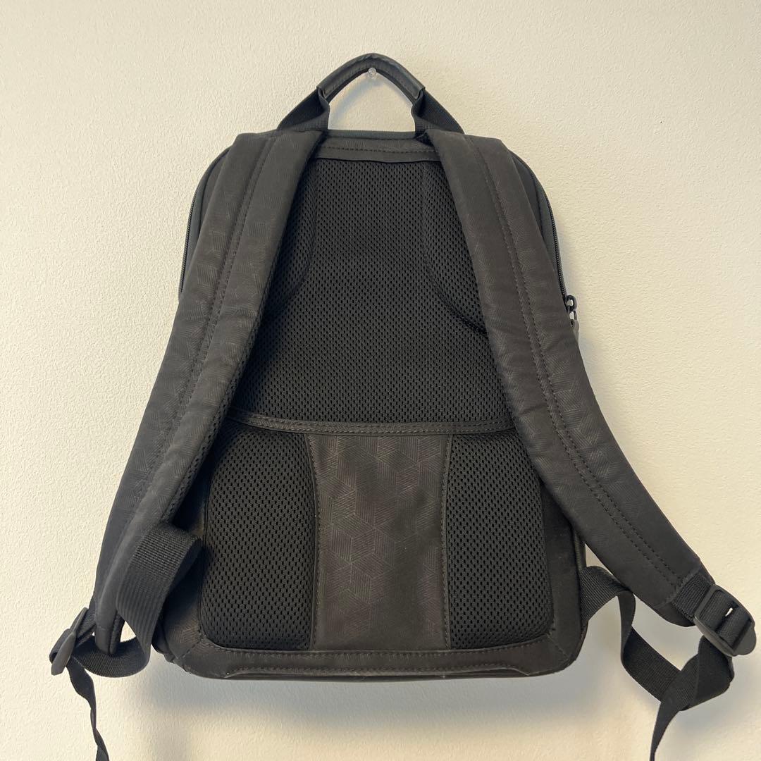 TUMI トゥミ　レディース　PC対応　ビジネス仕様リュック