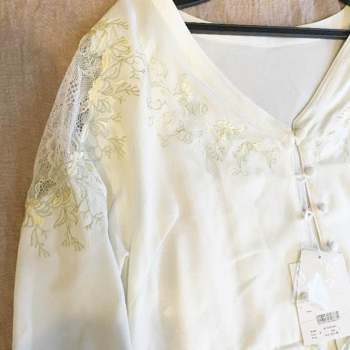 マーキュリーデュオ ネット限定 梨地刺繍ガウンワンピース