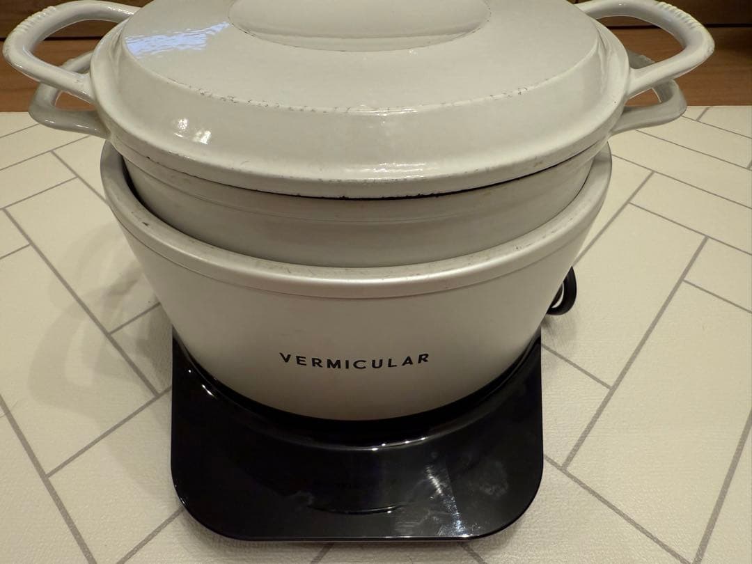 バーミキュラライスポット　ホワイト　中古