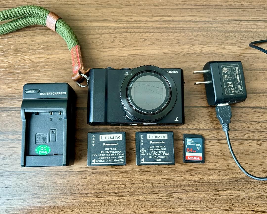 パナソニックlx9 カメラ（海外版のlx10、シャッター音無し、付属品豊富