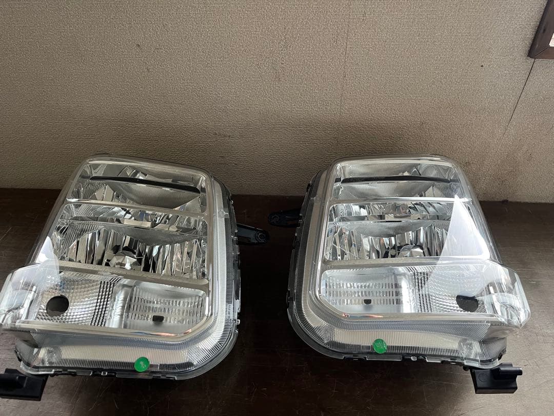 スズキ純正エブリィDA17Wの左右ヘッドライトユニットセット　中古品