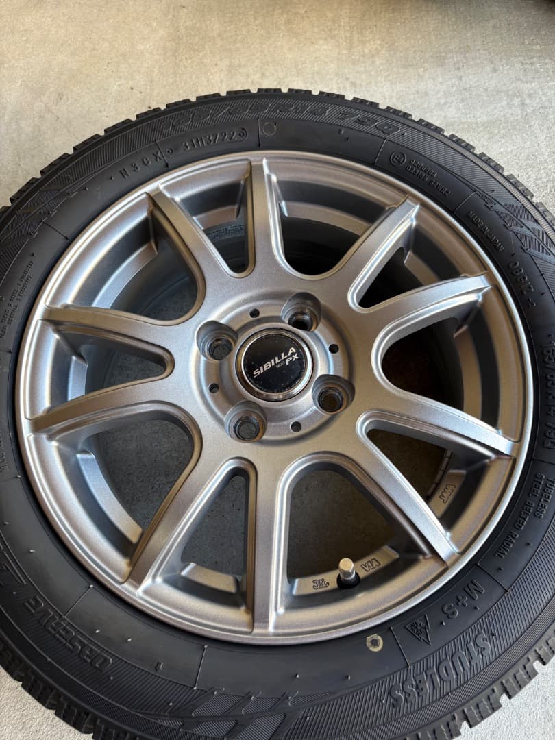 スタッドレスタイヤホイール4本セット