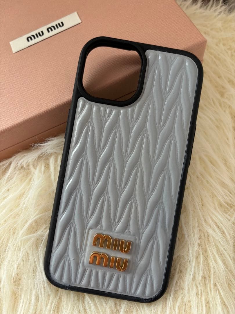 正規品　MIU MIU iPhone15 ケース