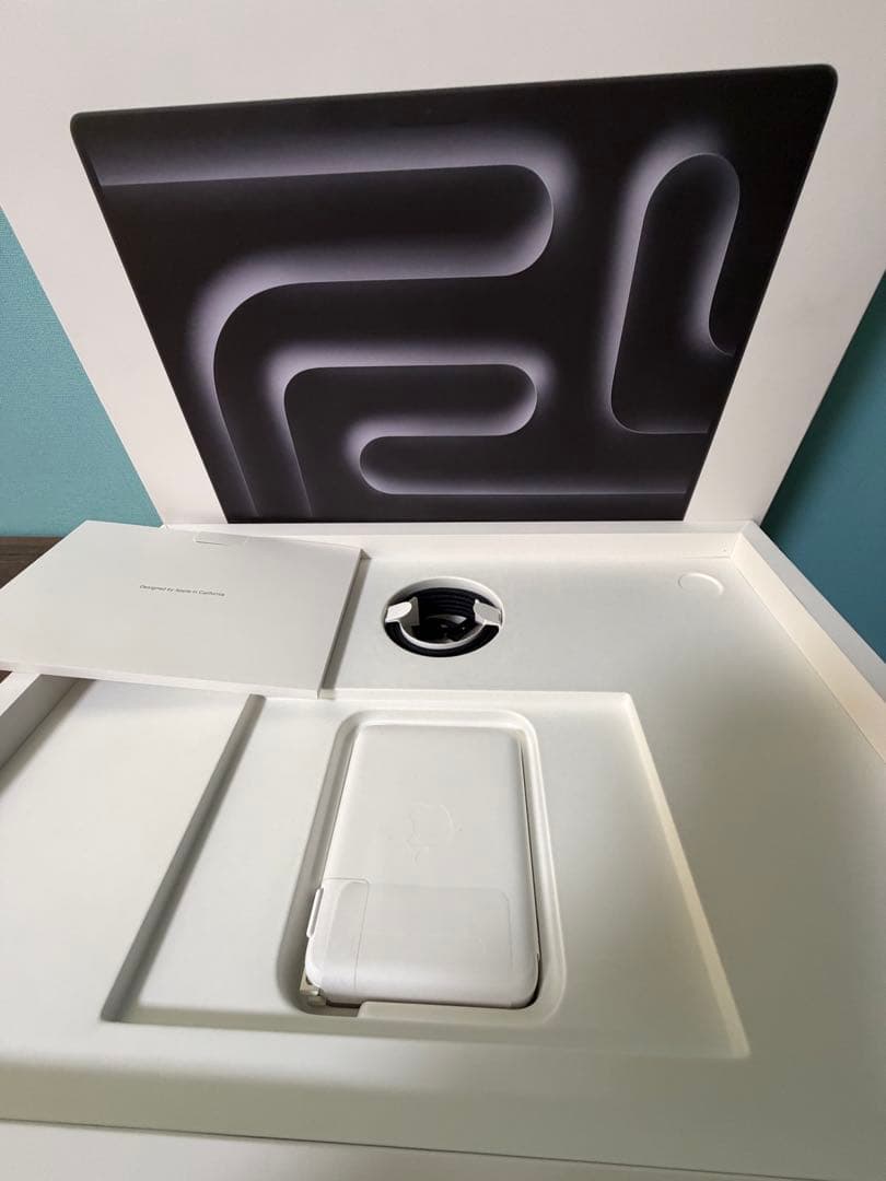 MacBook Pro M4 Max 16インチ128GB1TB