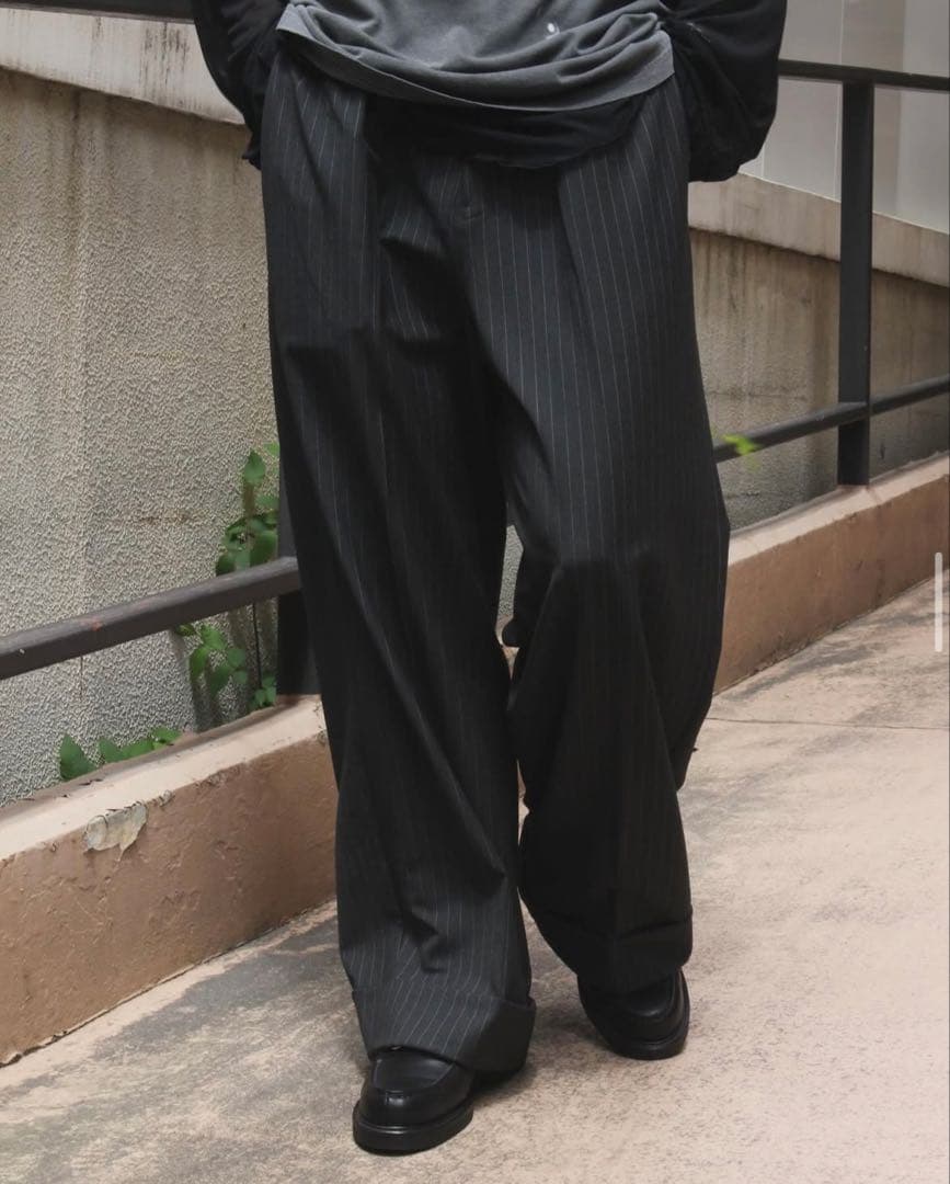 パンツ rroomm RL SEMIWIDE TUCK SLACKS PINSTRIPE